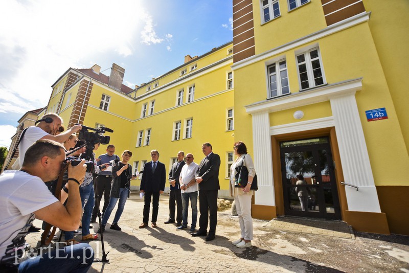 „Skoszarowani” mieszkańcy są szczęśliwi