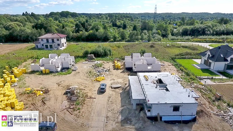 Zobacz jak powstaje nowe osiedle domów na Bielanach