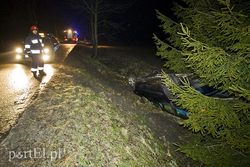  Auto na dachu, a kierowca zniknął