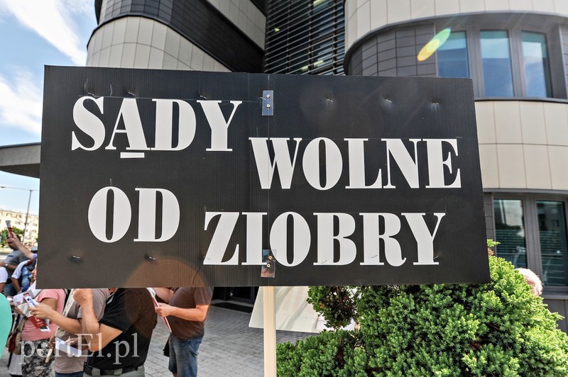 Nowy sąd, stary protest