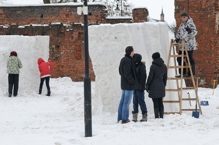 Rzeźby śniegowe w Galerii El