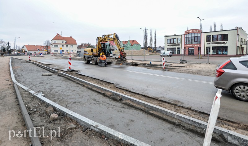 Tak powstaje rondo na Lotniczej