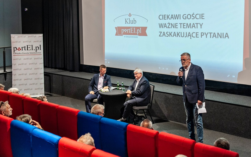 Dr Maciej Lasek: Czasami trudno dyskutować z teoriami spiskowymi
