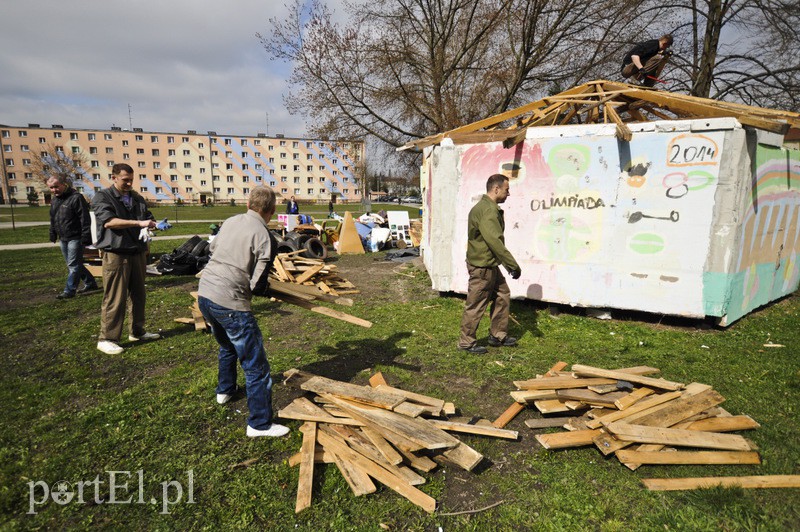 Rozbiórka domu Arka Pasożyta 