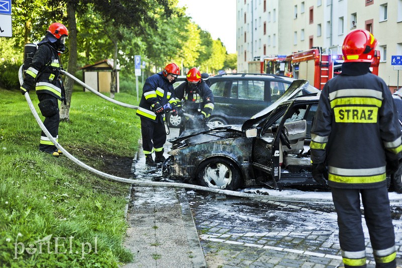 Na płk. Dąbka spłonął saab 