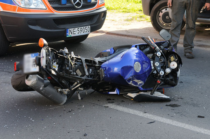 Wypadek na Sienkiewicza: motocyklista w szpitalu