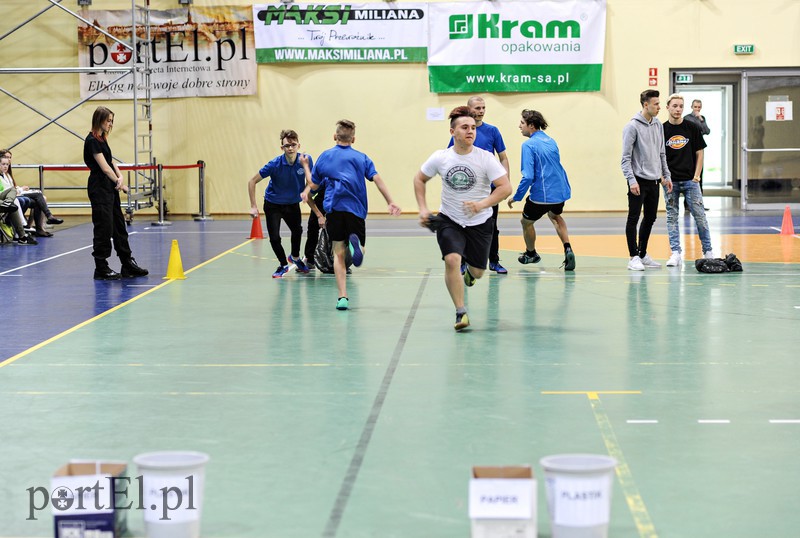 Kilometry nakrętek od uczniów