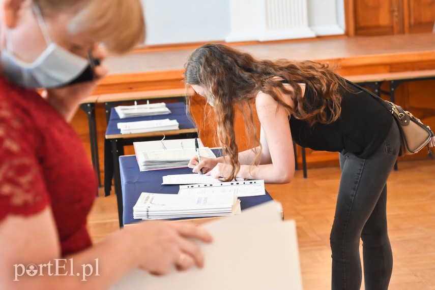 Maturzyści poznali wyniki egzaminów i odebrali świadectwa dojrzałości