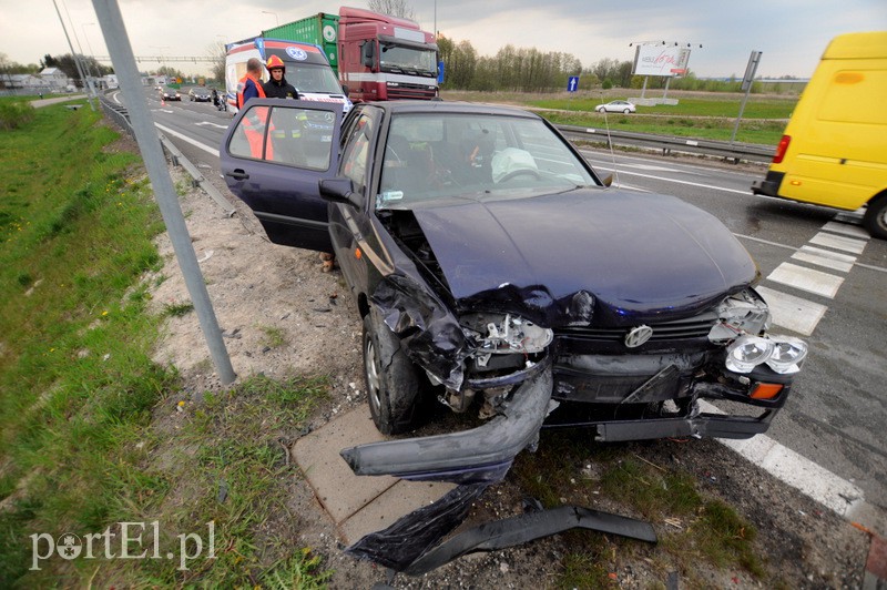 Golfem uderzył w renault
