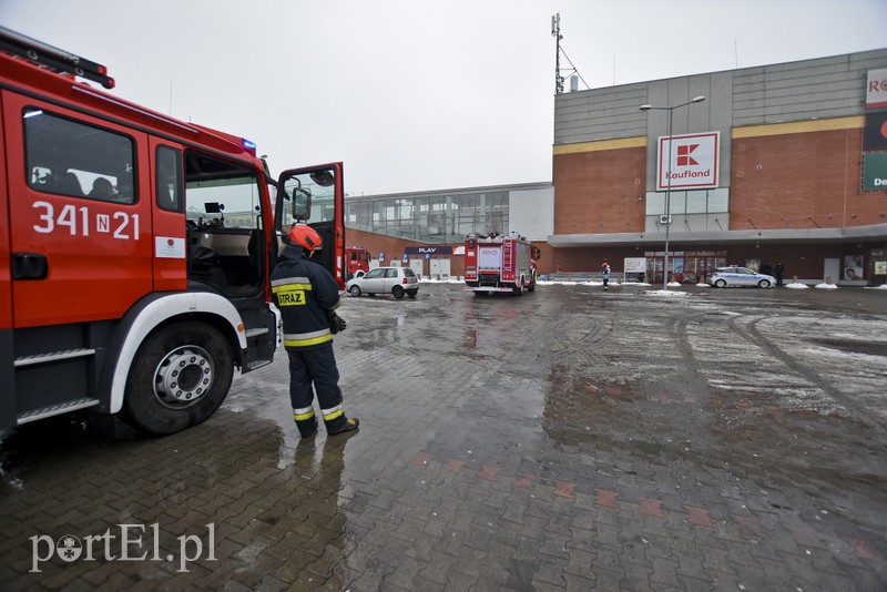 Alarm bombowy w Kauflandzie