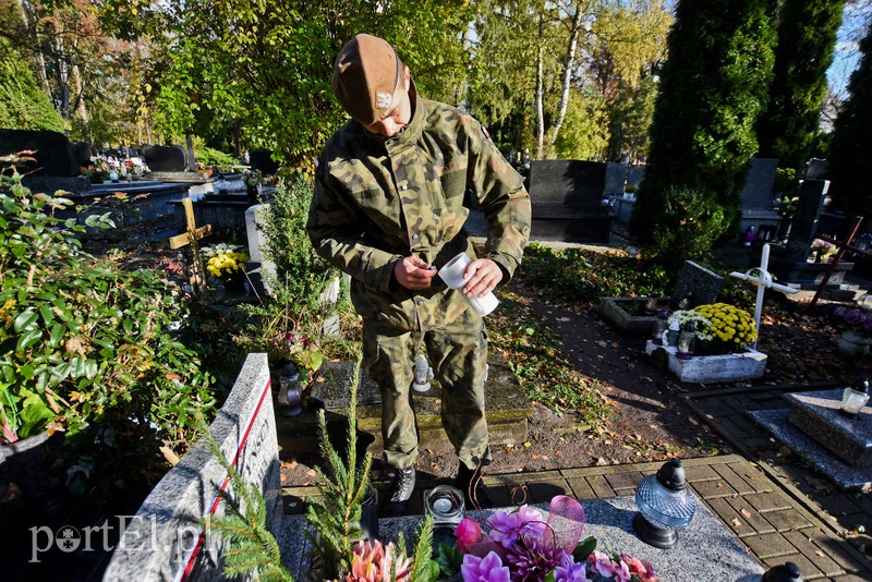 Sprzątali groby polskich bohaterów