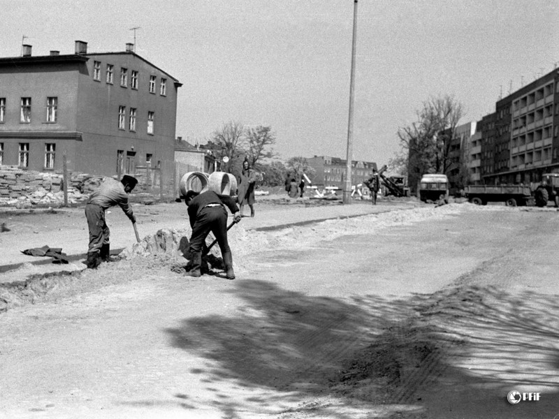 Elbląskie budowy z lat 70. i 80. na zdjęciach Czesława Misiuka - część 2
