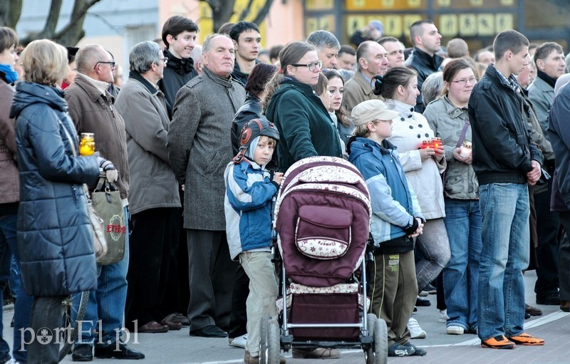 Tysiące wiernych przeszło przez miasto