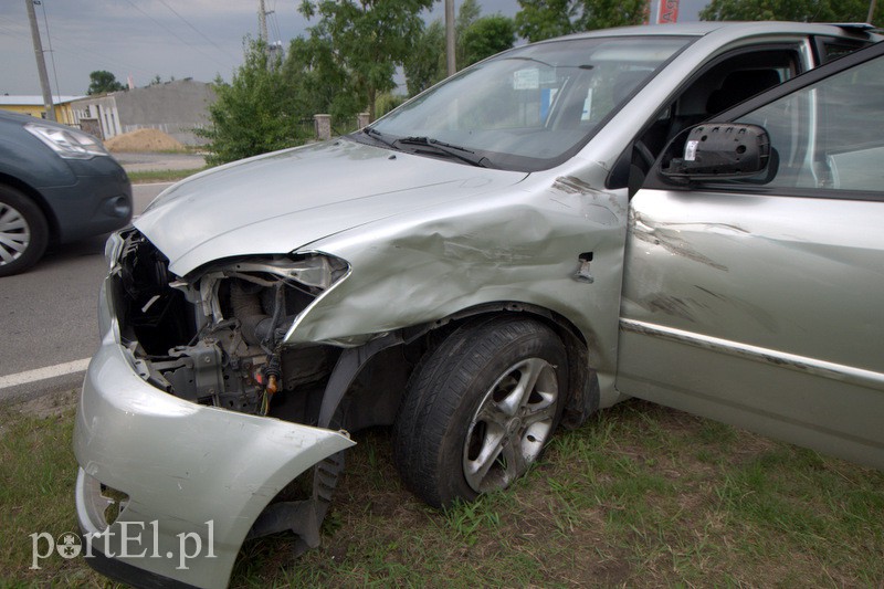  Wypadek za wiaduktem, trzy osoby w szpitalu