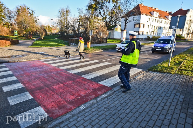 Potrącenie rowerzystki na przejściu dla pieszych