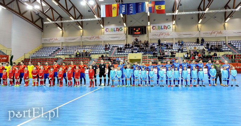 Kanonada Hiszpanów na inaugurację eliminacji