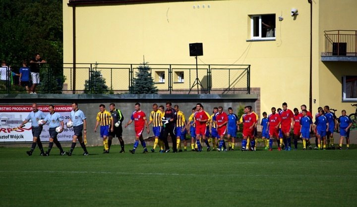 Derbowe zwycięstwo Olimpii 2004