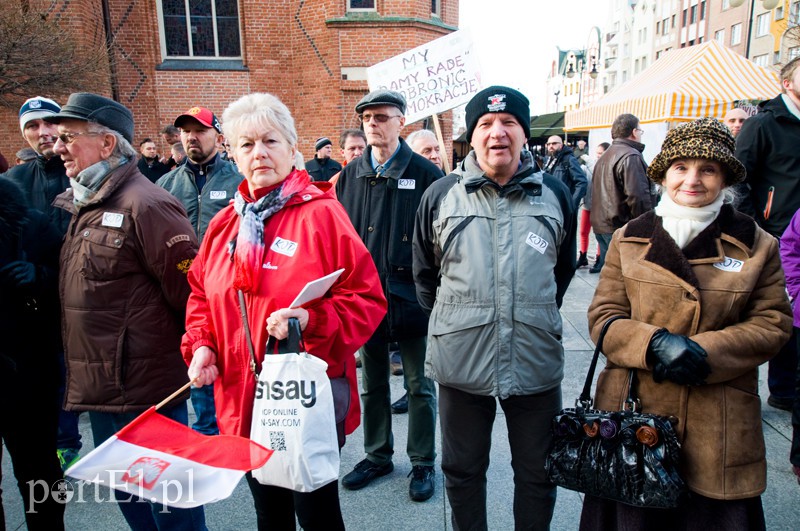 Demonstracja po elbląsku, czyli pikieta KOD