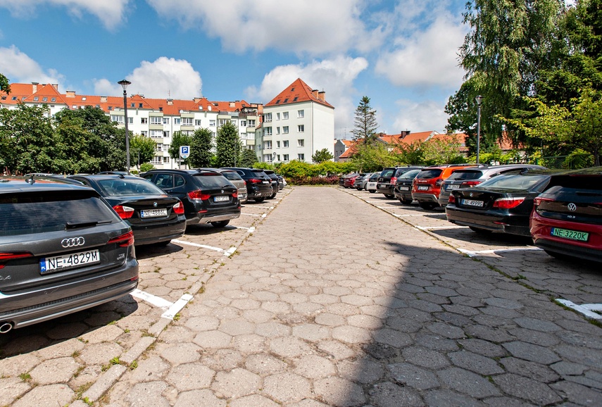 Planują przebudować parking przy urzędzie