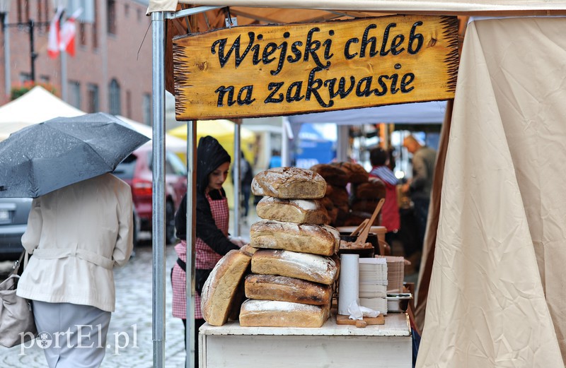 Chleb smakuje nawet w deszczu