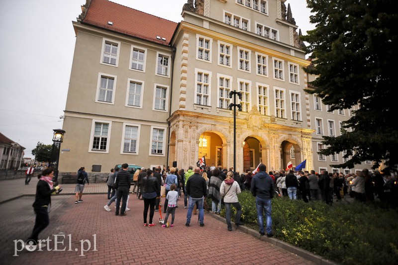 Prezydencie chcemy weta, czyli kolejny protest pod sądem