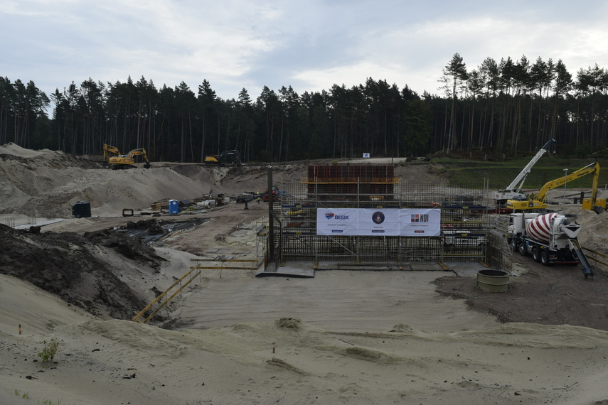 Trwa budowa mostów nad przekopem. Dzisiaj wmurowano kamień węgielny