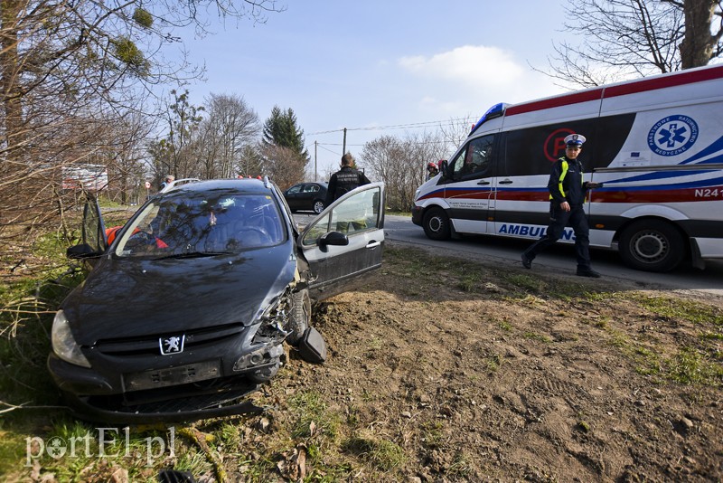 Wypadek na Królewieckiej, dwie osoby trafiły do szpitala