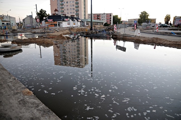Awaria w centrum. Przebudowywana 504 pod wodą