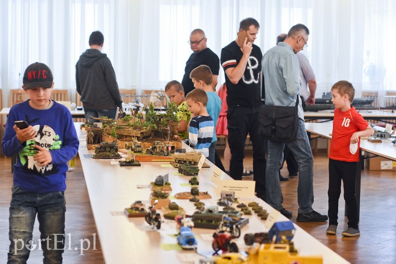 To, co jeździ, pływa i lata. W miniaturze