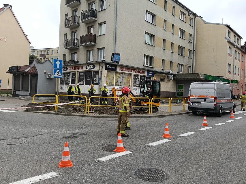 Z sieci ulatniał się gaz. Wjazd na Słoneczną zamknięty