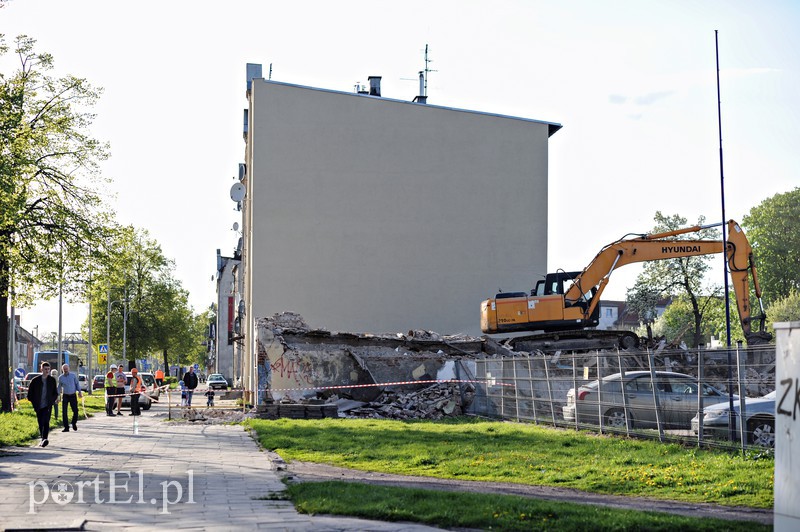 Znika kolejny budynek