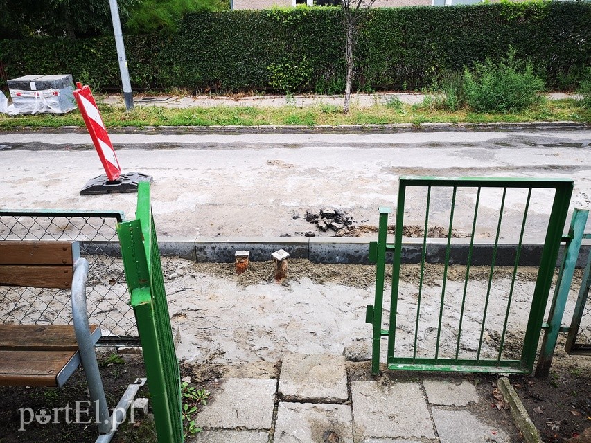 Czytelnik: Nasz codzienny dylemat, to jak przerzucić dziecko przez płot