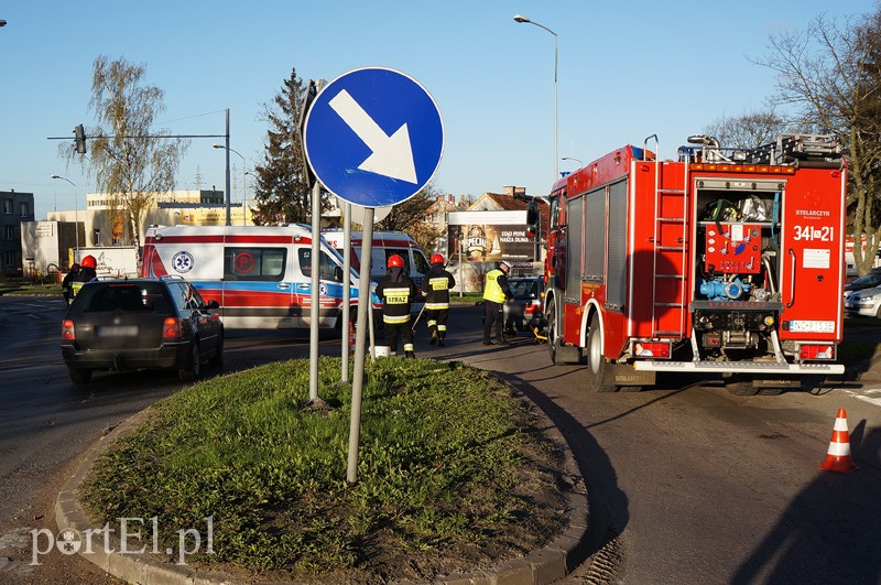 Wypadek na zjeździe z mostu