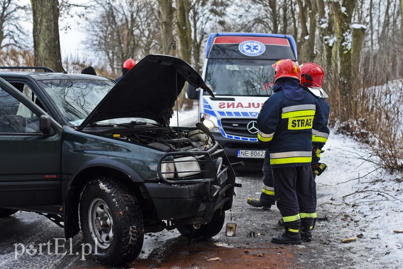Autem uderzył w drzewo