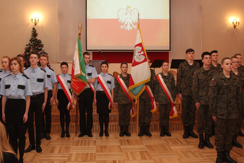  Ślubowanie klas mundurowych w „ekonomiku”