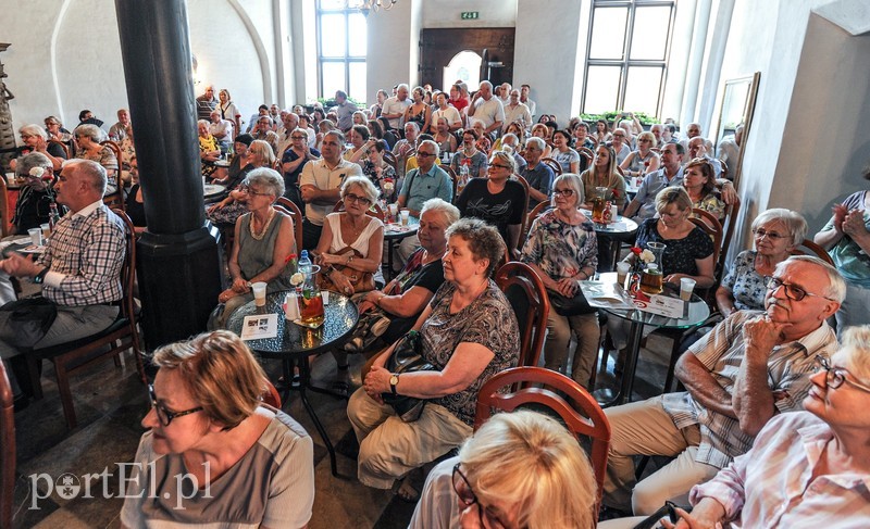 Osądzić, opowiedzieć o tym społeczeństwu, a na koniec ułaskawić