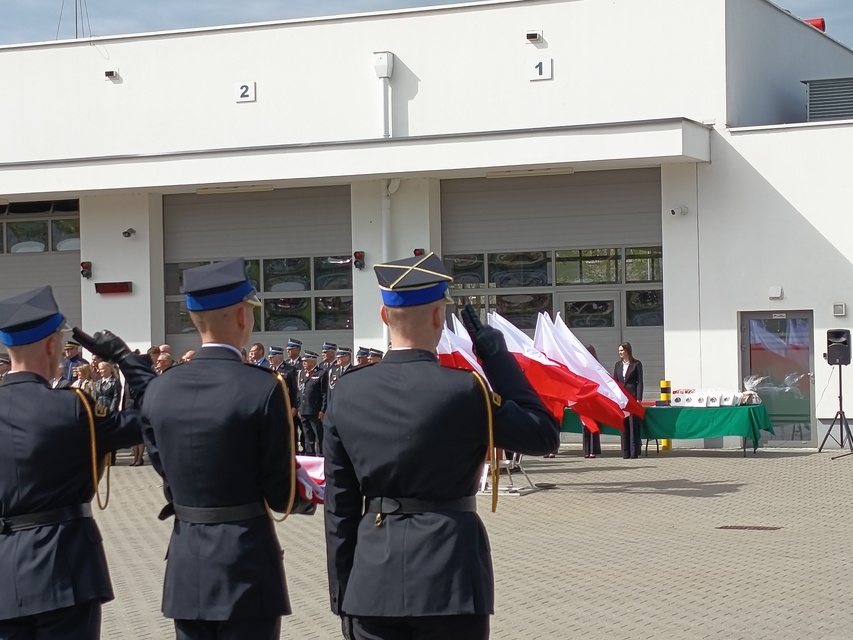 Świętowanie z nową halą do obrony cywilnej