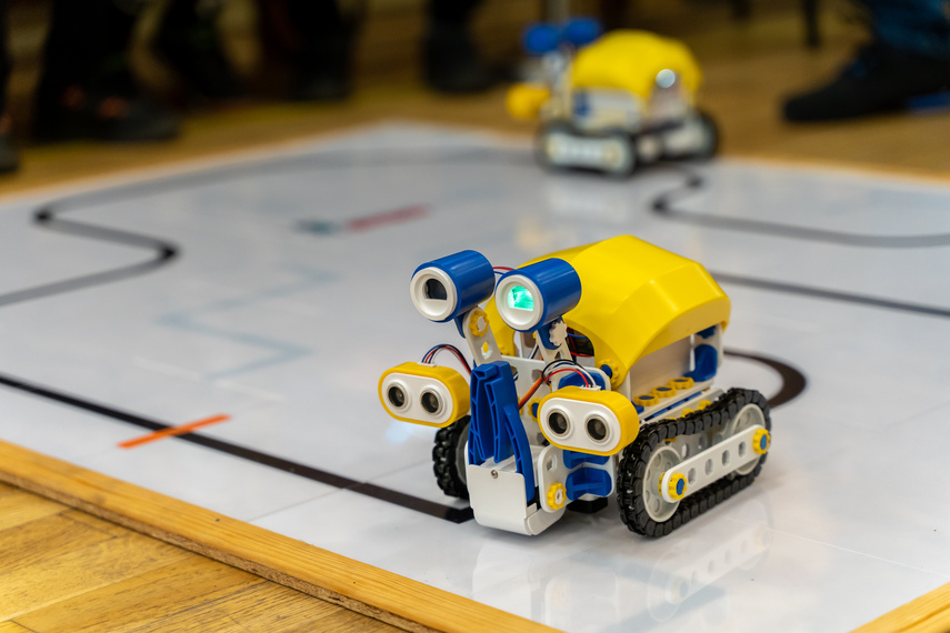 Ludzie, roboty, programowanie i rywalizacja