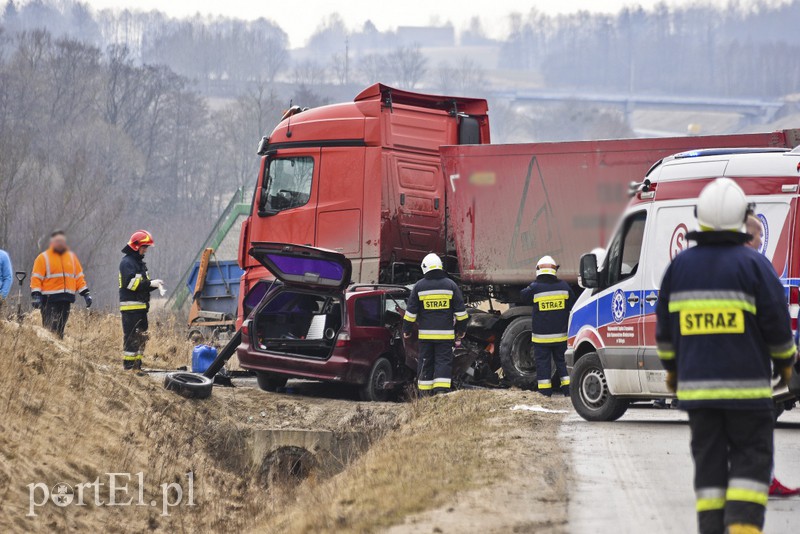 Wypadek na starej siódemce. Pięć osób rannych