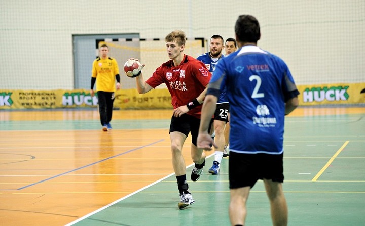 Zwycięska passa Meblarzy trwa