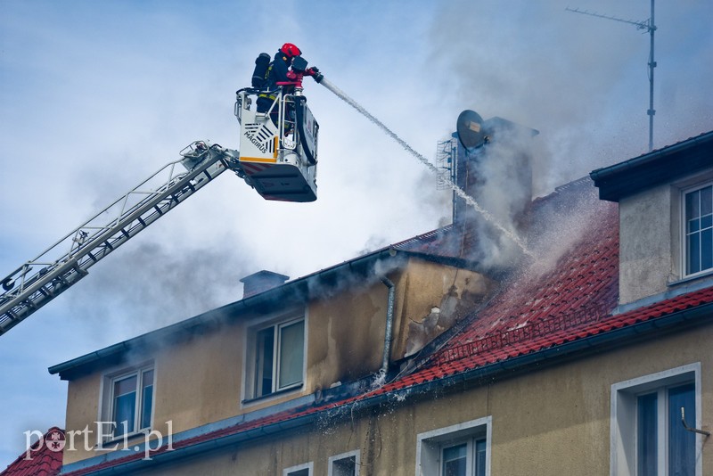 Pożar dachu budynku wielorodzinnego przy ul. Ogrodowej