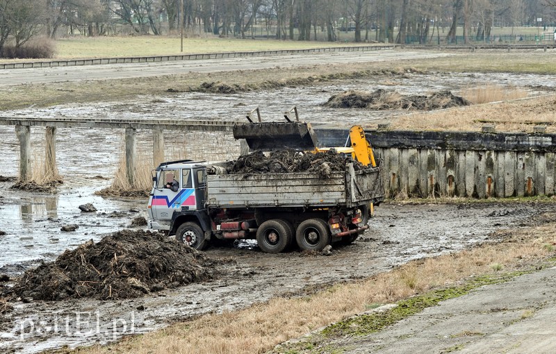 Kąpielisko sprzątane po zimie