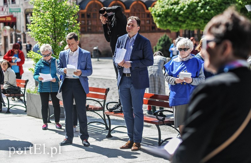 Hymn i wystawa, czyli unijne świętowanie