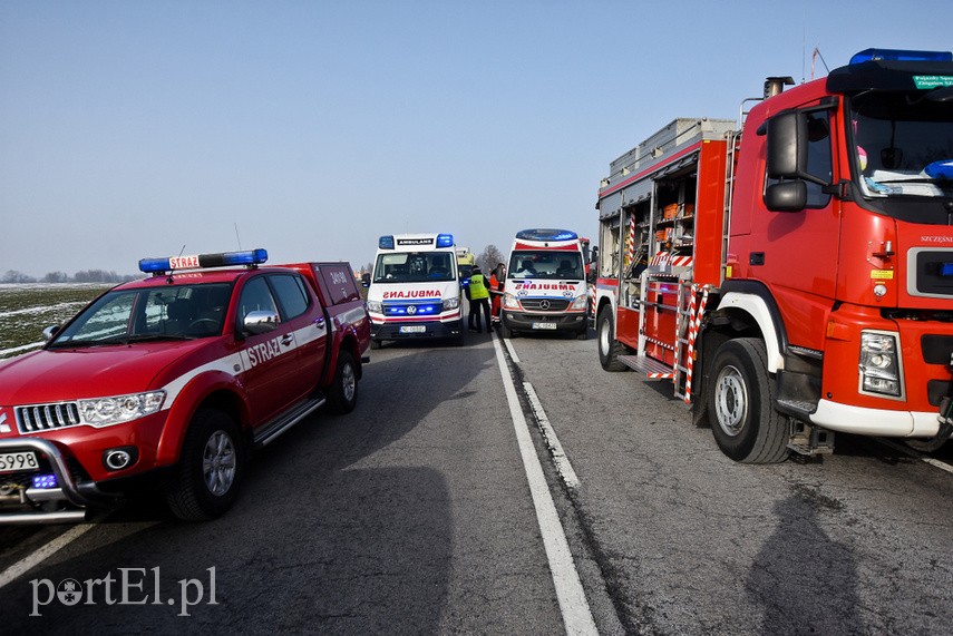Groźny wypadek w Nowym Dworze Elbląskim. Droga nr 22 zablokowana!