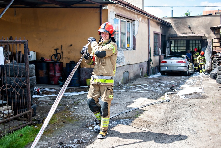 Pożar w warsztacie samochodowym