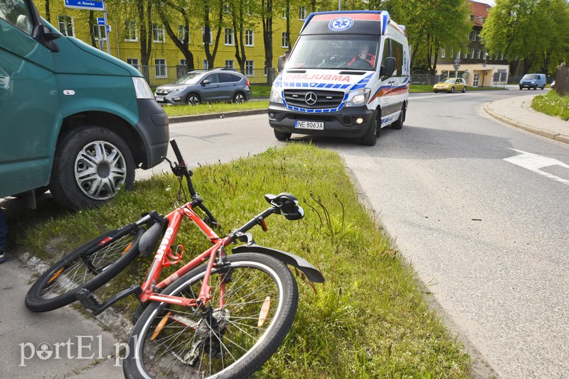 Rowerzysta potrącony na skrzyżowaniu ul. Łęczyckiej i Rawskiej