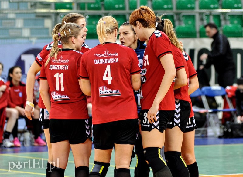 Challenge Cup: jednobramkowa zaliczka Hiszpanek