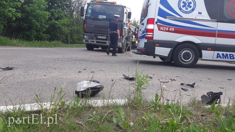 Motocyklista zderzył się z ciężarówką