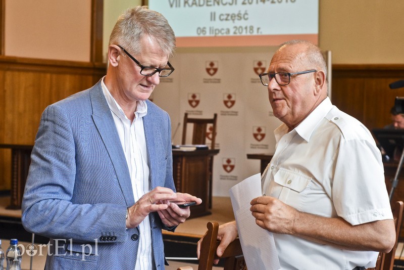 Sesja Rady Miejskiej na żywo. O Starcie i cieple