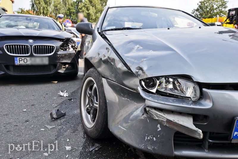 Zderzenie bmw i mazdy ul. Malborskiej